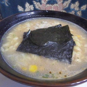インスタント麺アレンジピリ辛味噌ラーメン